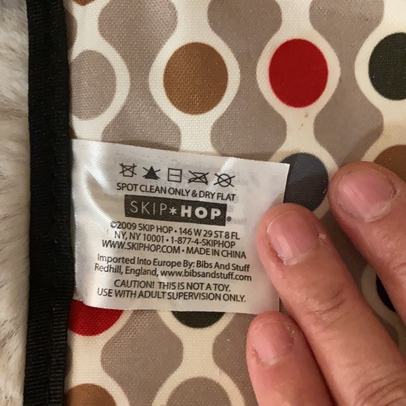 EUC Skip Hop “Pronto” changing station in multicolor Wave Dot pattern. - Picture 12 of 16